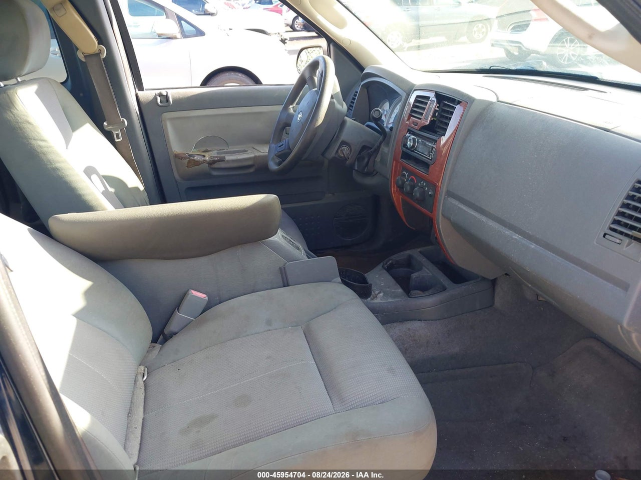 2005 DODGE DAKOTA SLT · 5/11