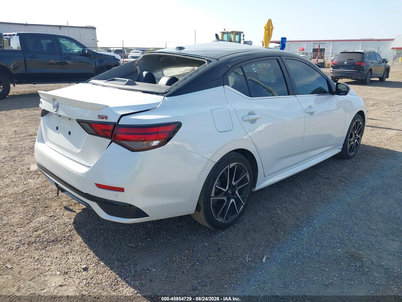 2024 NISSAN SENTRA SR XTRONIC CVT · 4/11