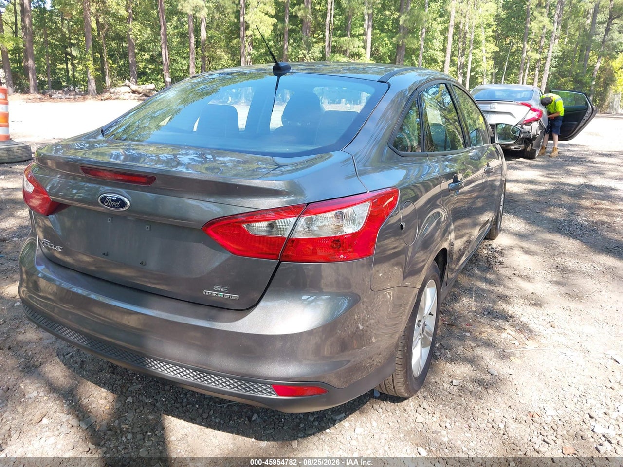 2014 FORD FOCUS SE · 4/11