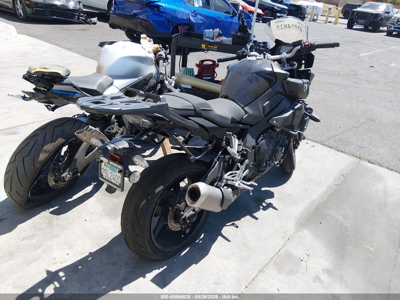 2021 YAMAHA MTN1000 C · 4/10