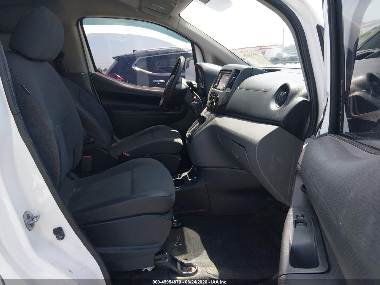 2014 NISSAN NV200 SV · 5/11