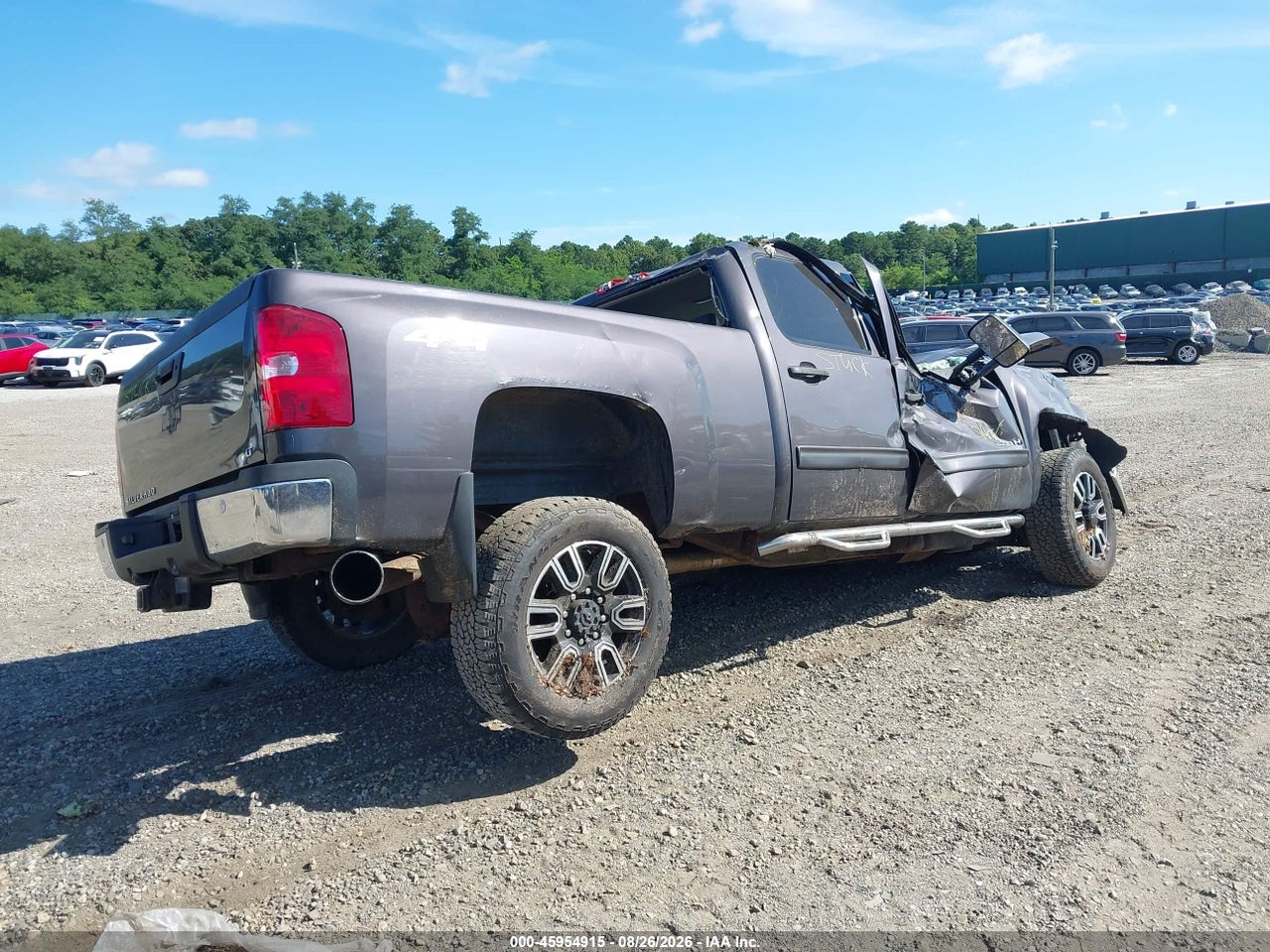 2011 CHEVROLET SILVERADO 2500HD LT · 4/11