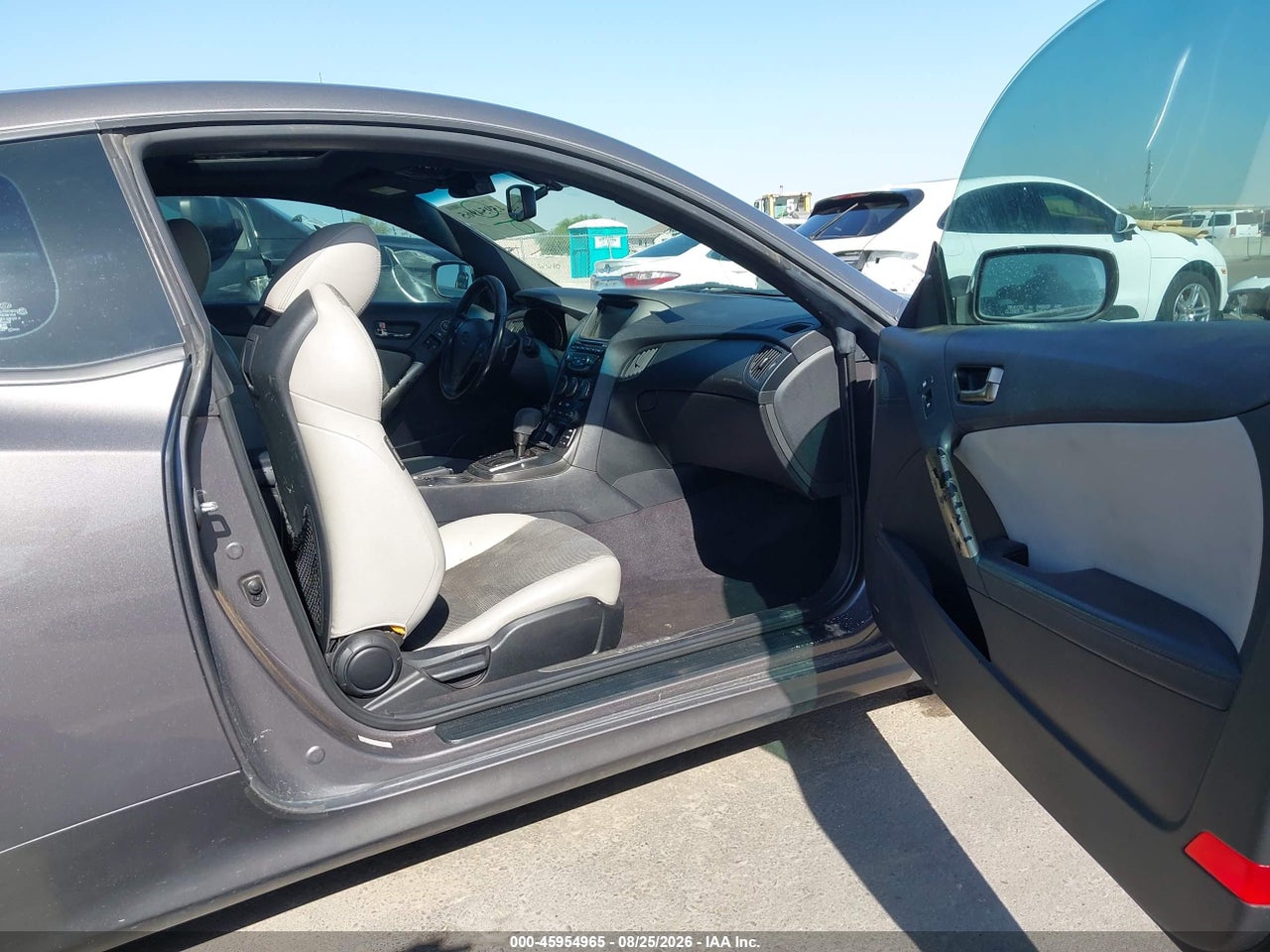 2013 HYUNDAI GENESIS 2.0T PREMIUM · 5/10