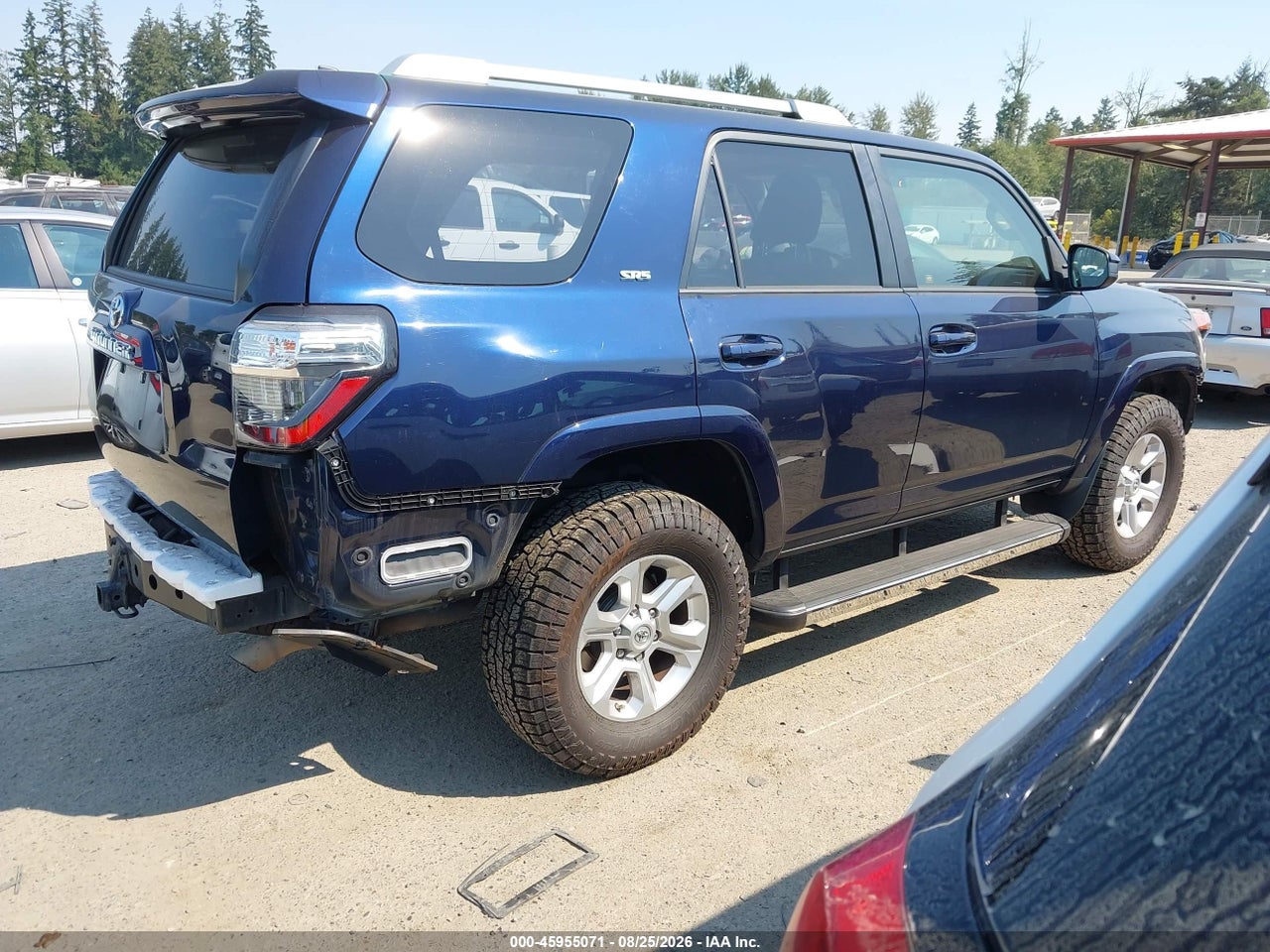 2018 TOYOTA 4RUNNER SR5 · 4/11