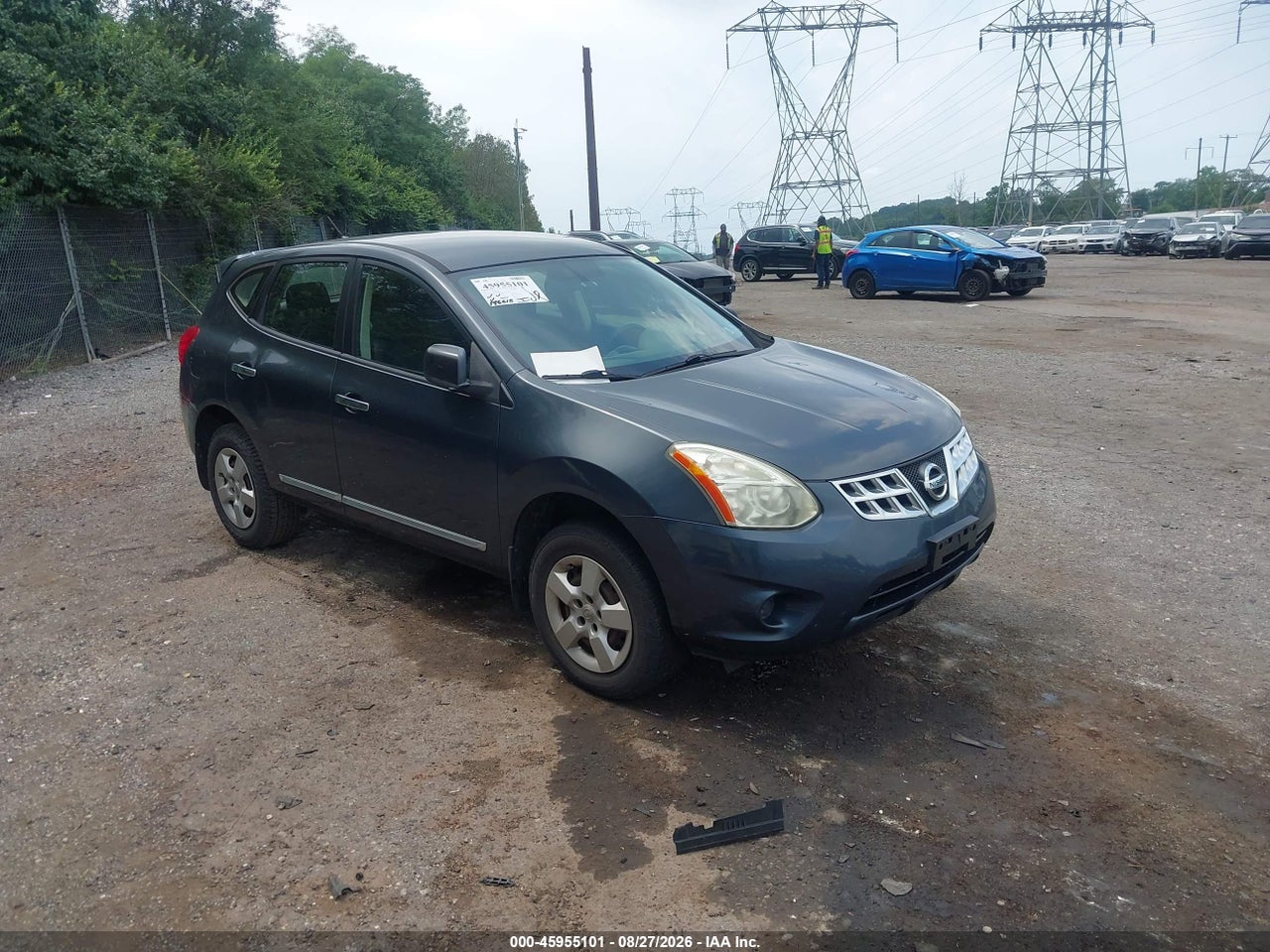 2013 NISSAN ROGUE S