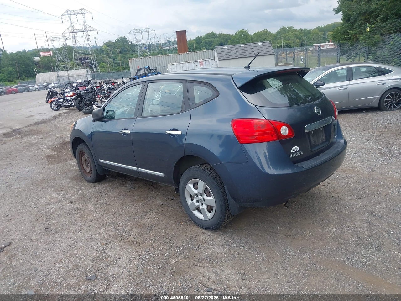 2013 NISSAN ROGUE S · 3/11