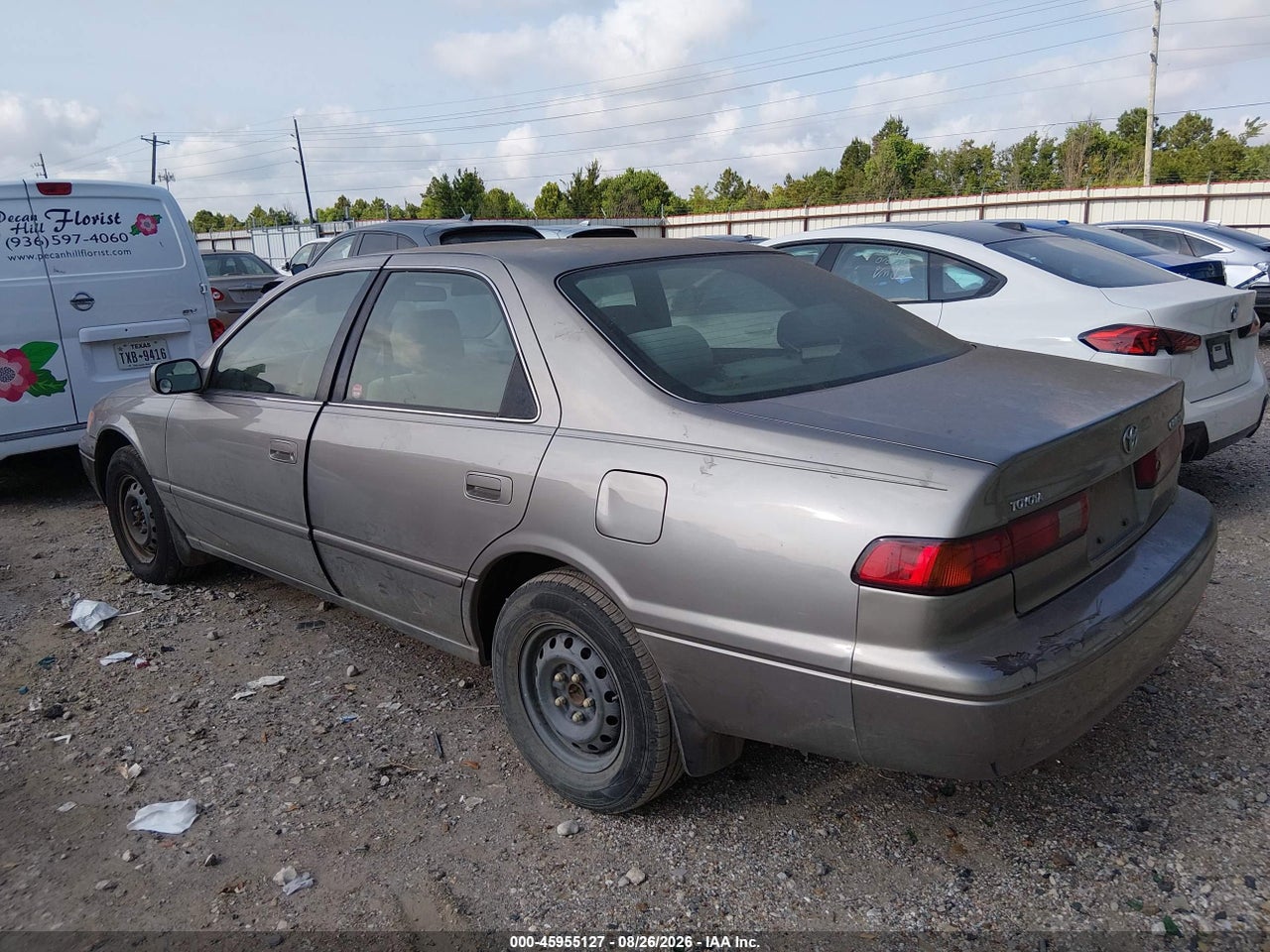 1998 TOYOTA CAMRY LE · 3/11