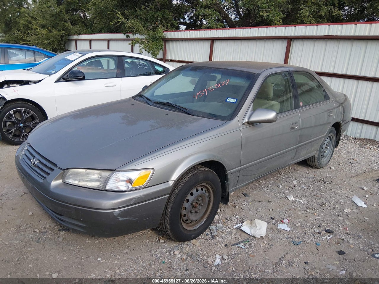 1998 TOYOTA CAMRY LE · 2/11