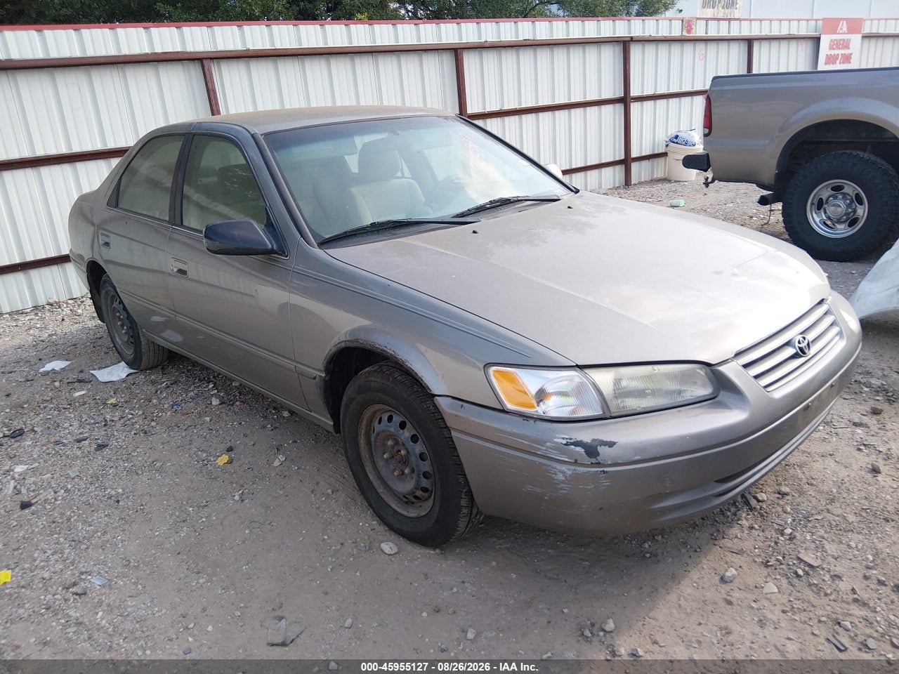 JT2BG22K7W0****** · 1998 TOYOTA CAMRY LE