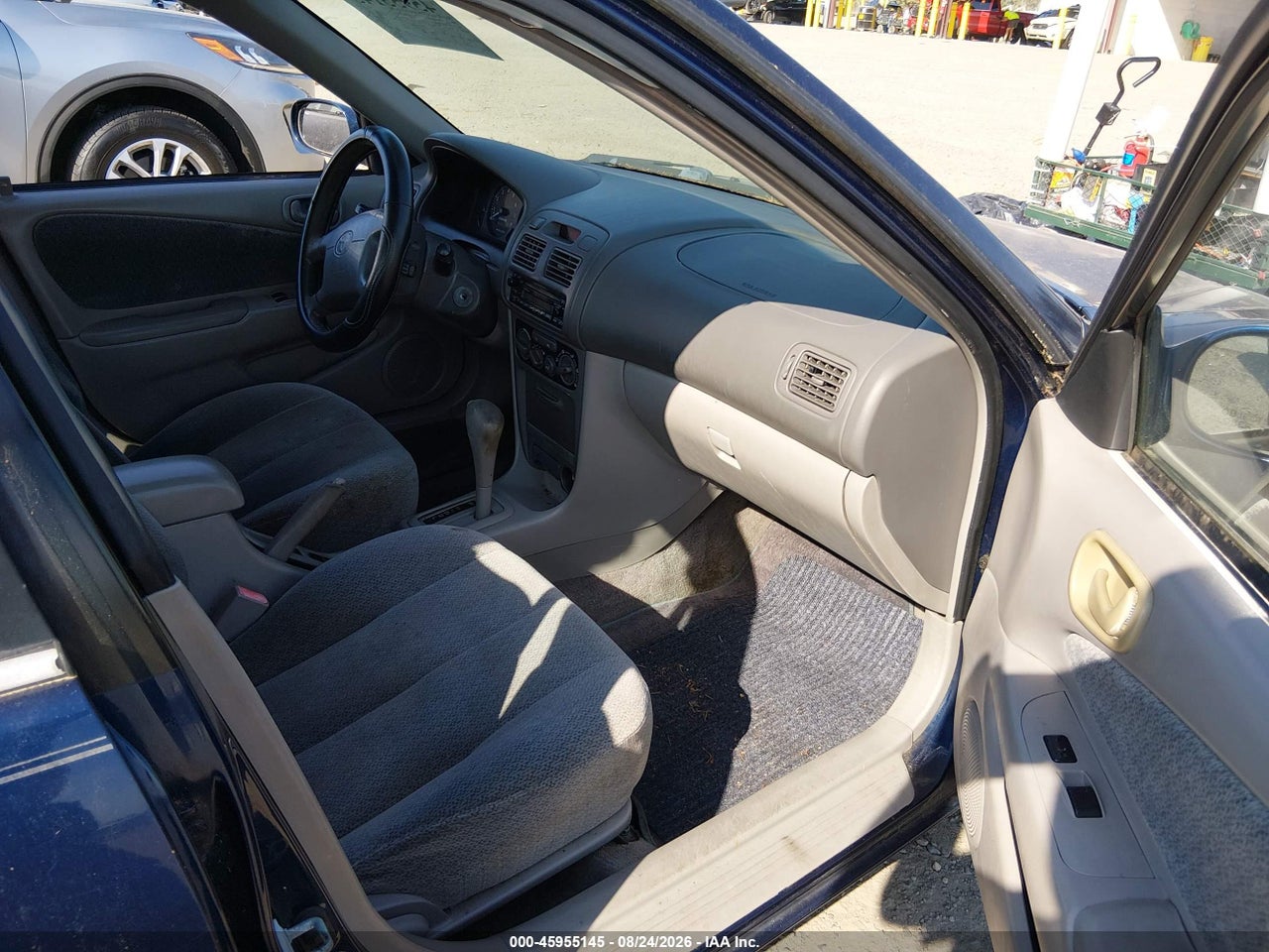 2001 TOYOTA COROLLA LE · 5/11