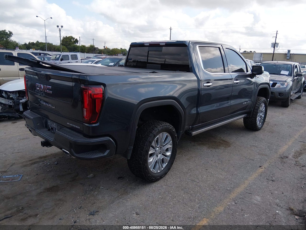 2021 GMC SIERRA 1500 4WD  SHORT BOX DENALI · 4/11