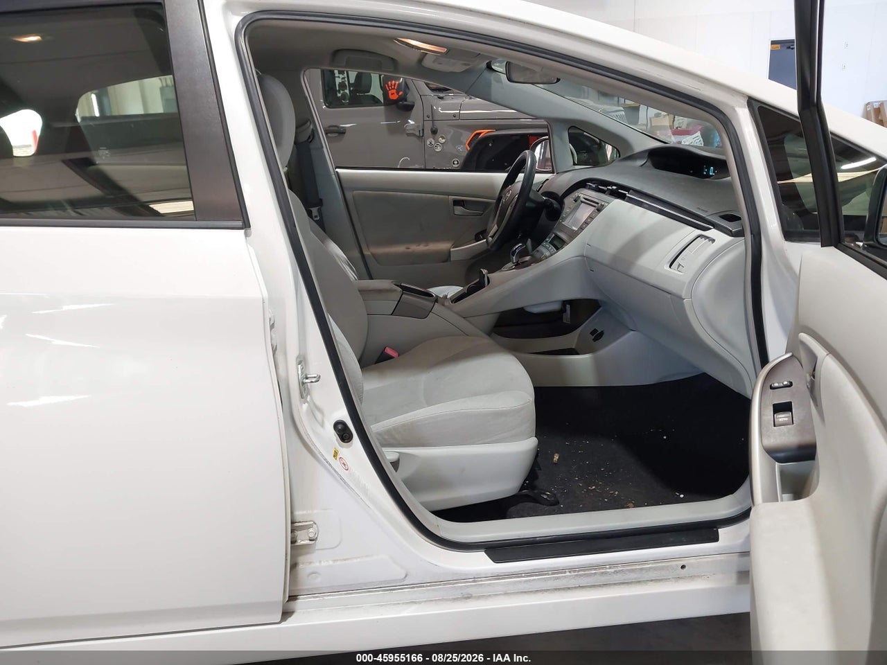 2013 TOYOTA PRIUS TWO · 5/11