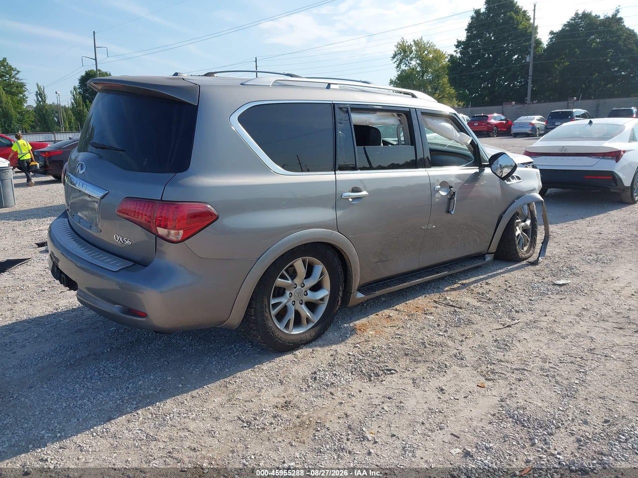2012 INFINITI QX56 · 4/10