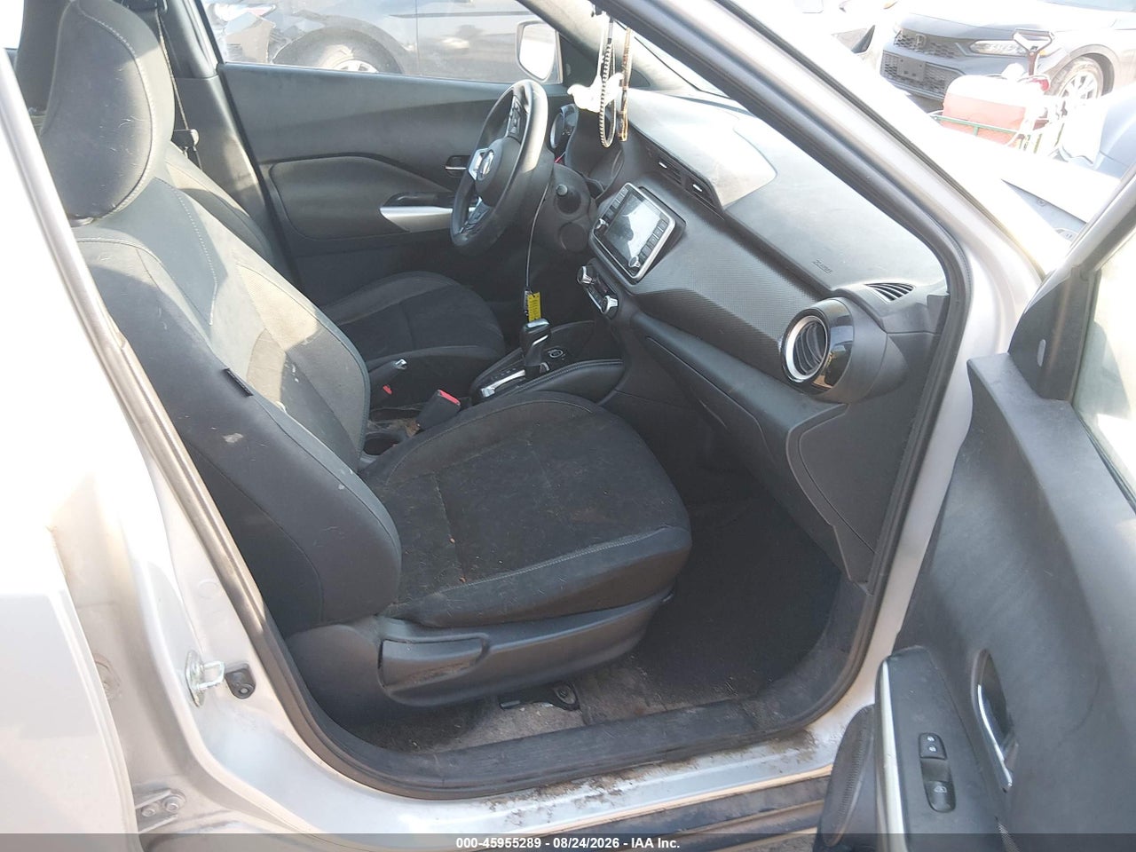 2018 NISSAN KICKS SV · 5/11