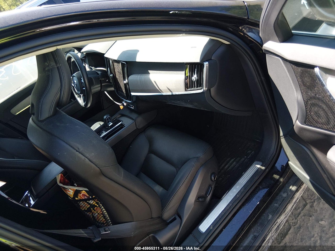 2023 VOLVO S90 B6 PLUS · 5/7