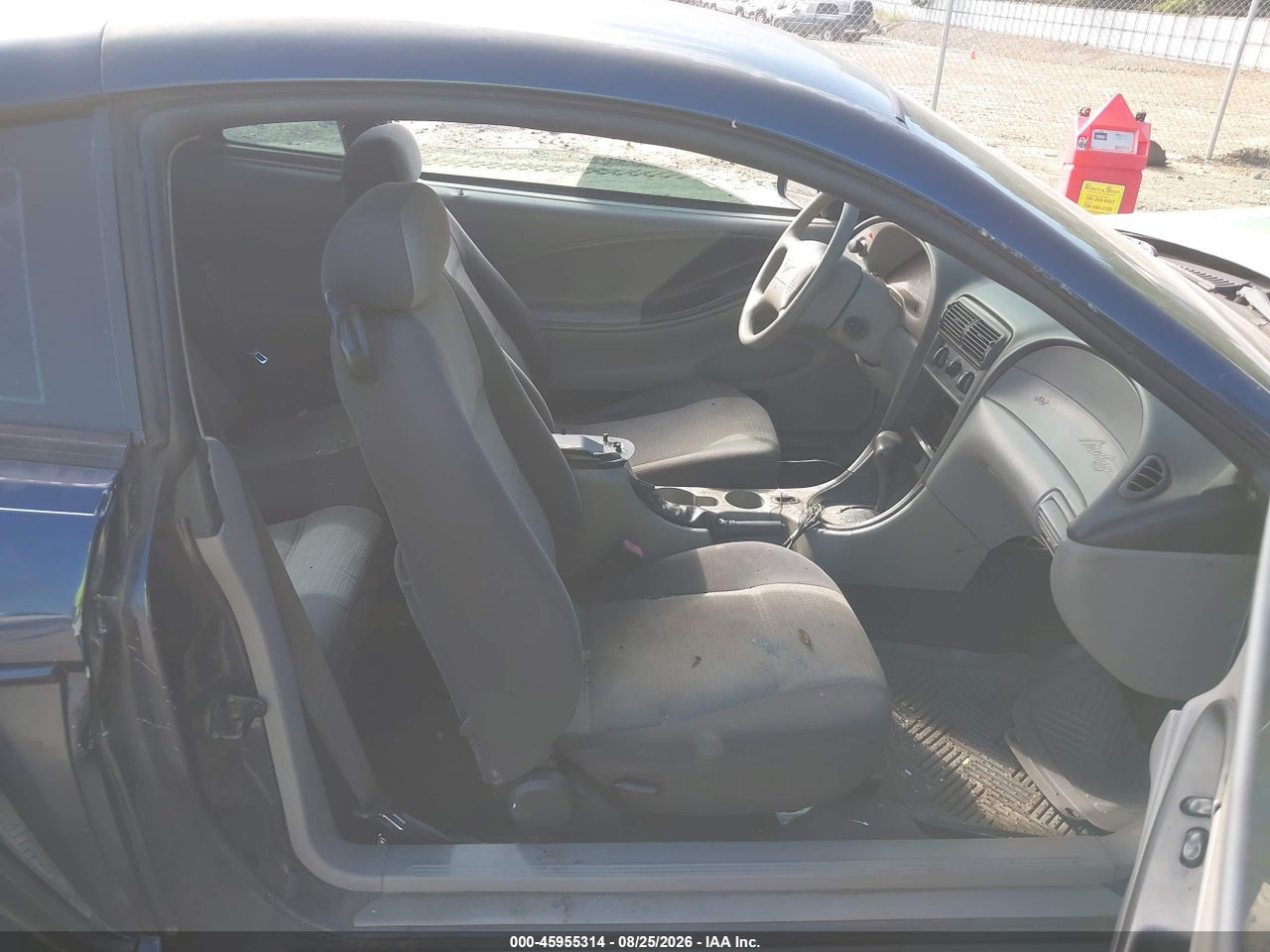 2001 FORD MUSTANG · 5/10