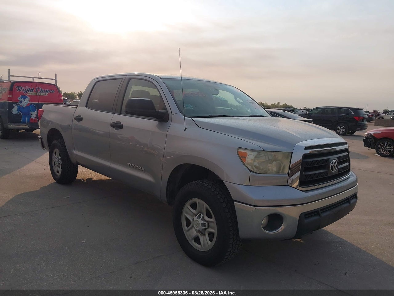 5TFEM5F18AX****** · 2010 TOYOTA TUNDRA GRADE 4.6L V8