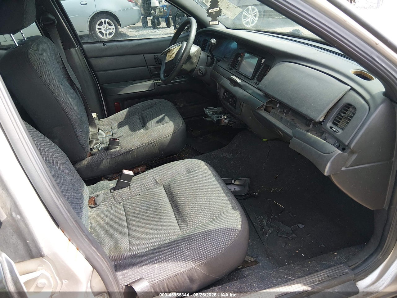 2004 FORD CROWN VICTORIA POLICE · 5/11