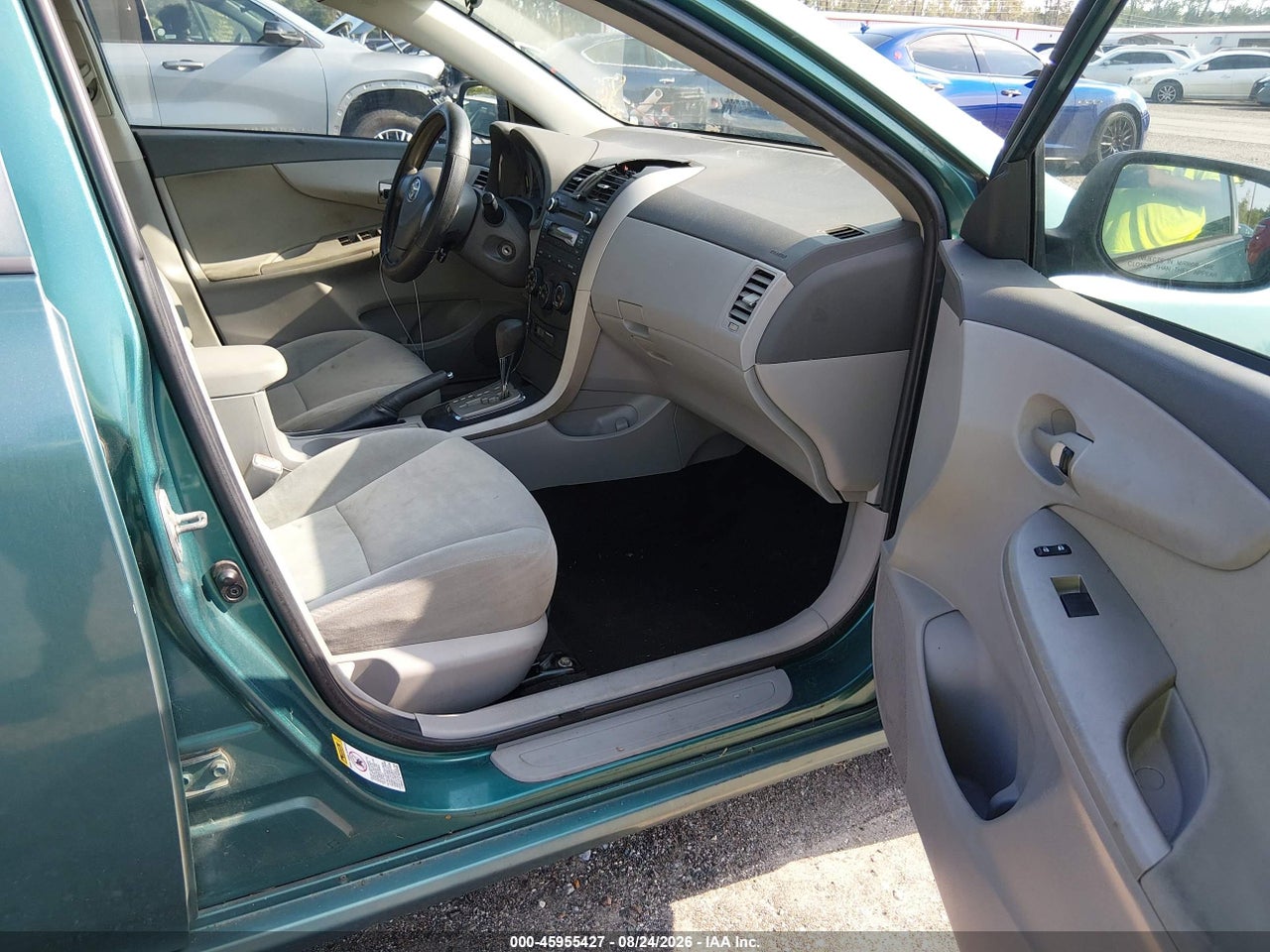 2010 TOYOTA COROLLA LE · 5/11