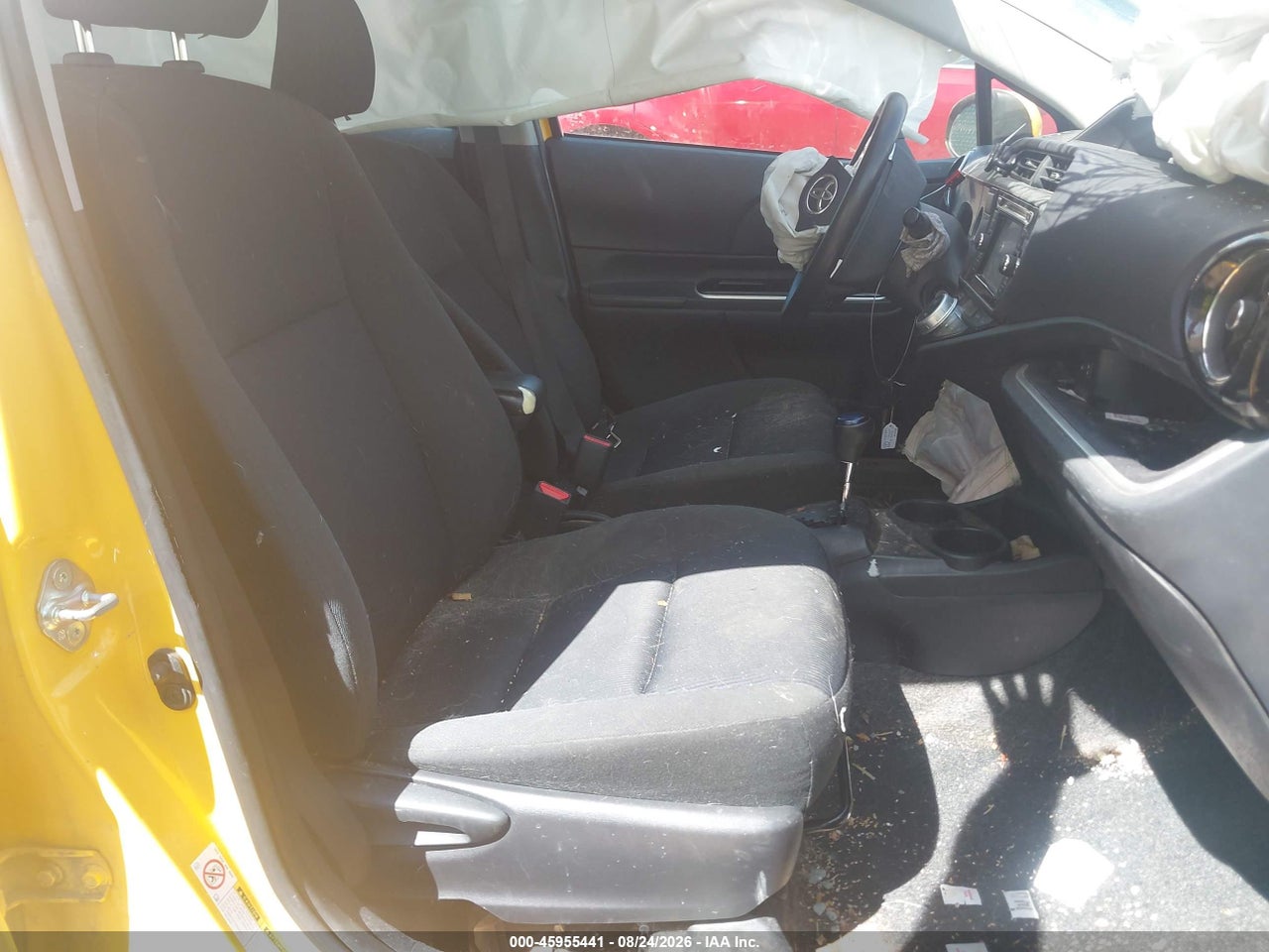 2015 TOYOTA PRIUS C TWO · 5/11