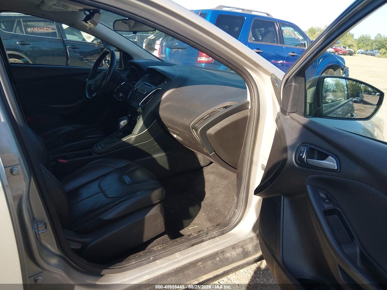 2015 FORD FOCUS SE · 5/11