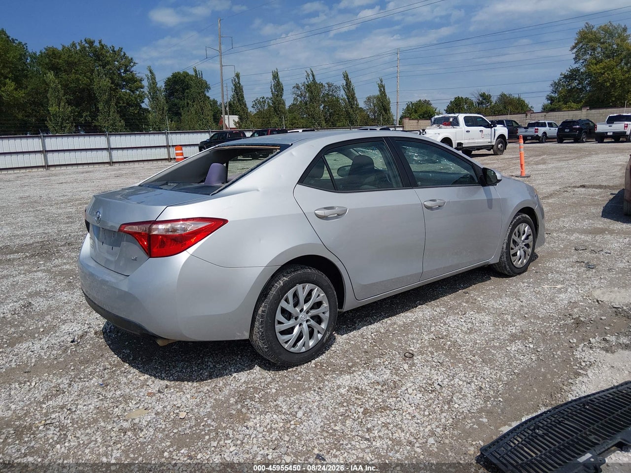 2017 TOYOTA COROLLA LE · 4/11