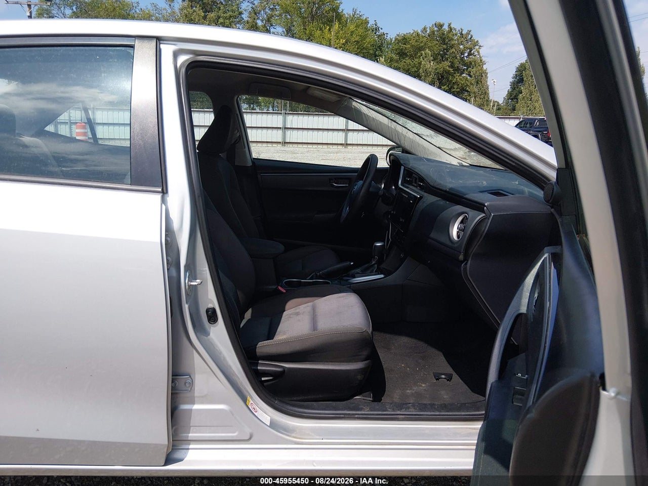2017 TOYOTA COROLLA LE · 5/11