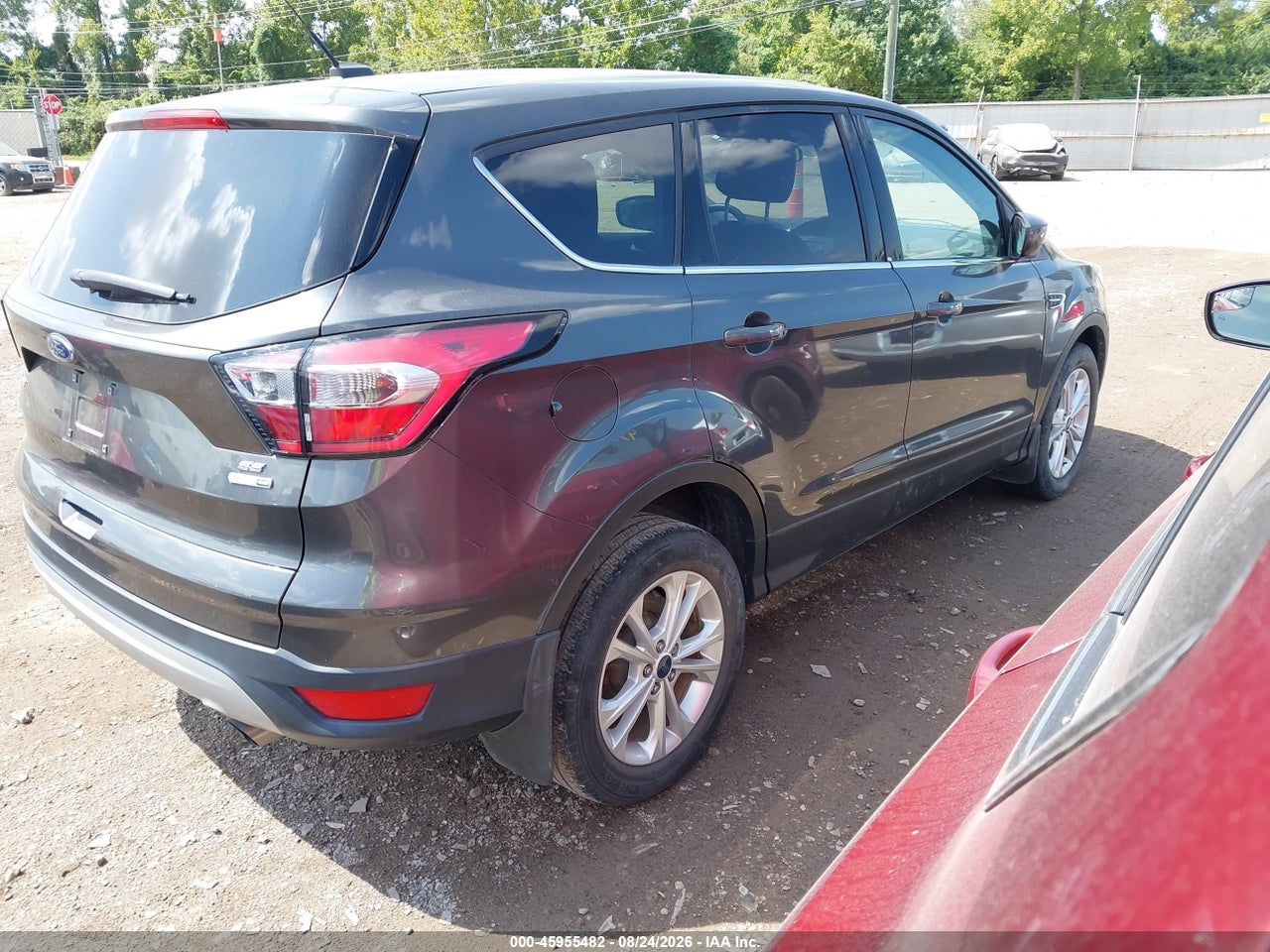 2017 FORD ESCAPE SE · 4/10