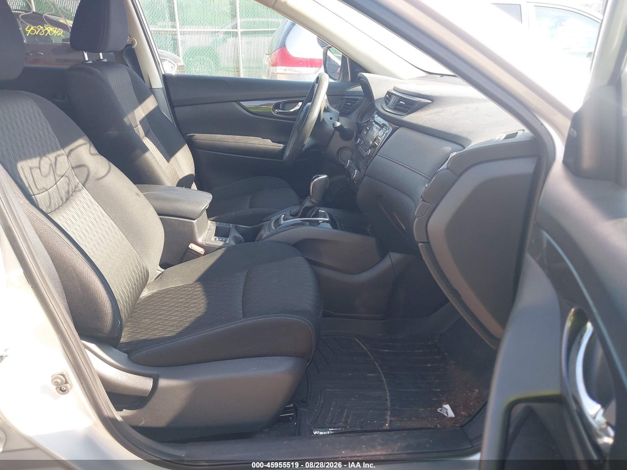 2017 NISSAN ROGUE SV · 5/10