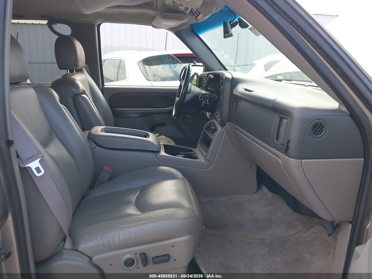 2003 CHEVROLET TAHOE LT · 5/11