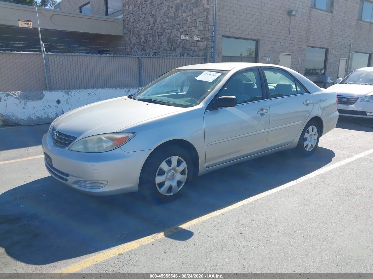 2002 TOYOTA CAMRY LE · 2/11