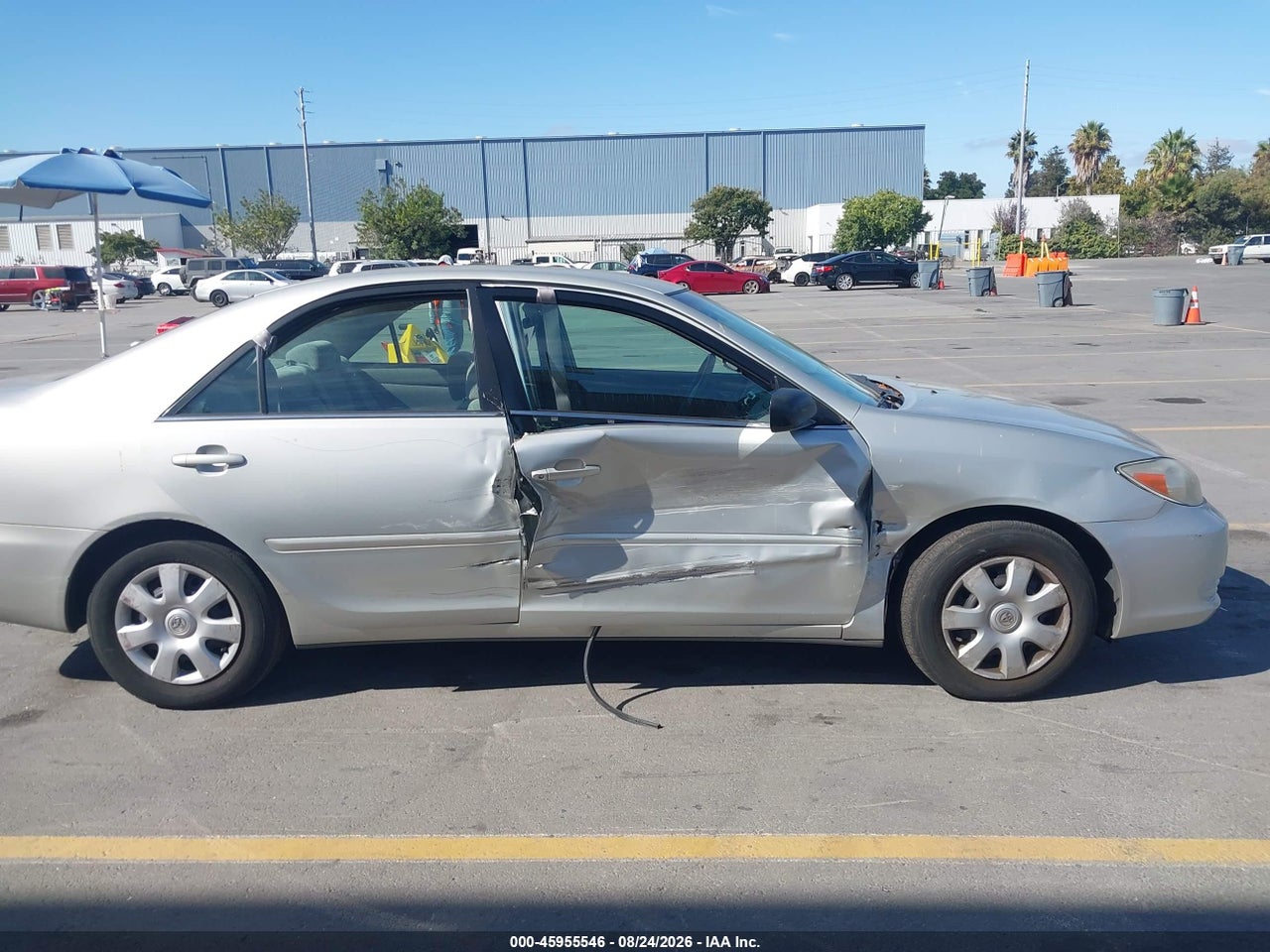2002 TOYOTA CAMRY LE · 6/11