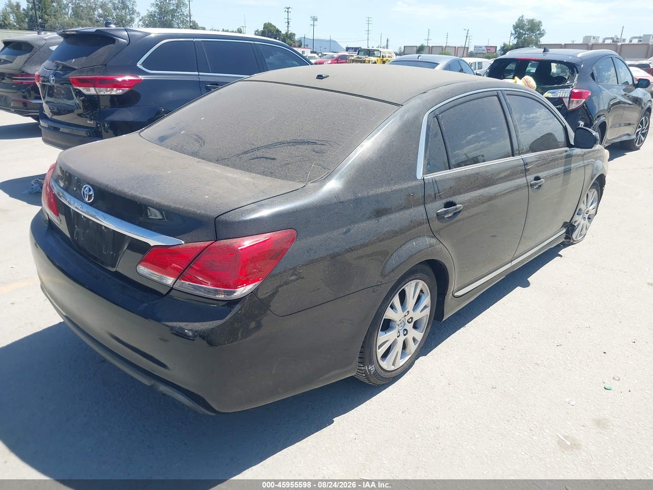 2011 TOYOTA AVALON · 4/11