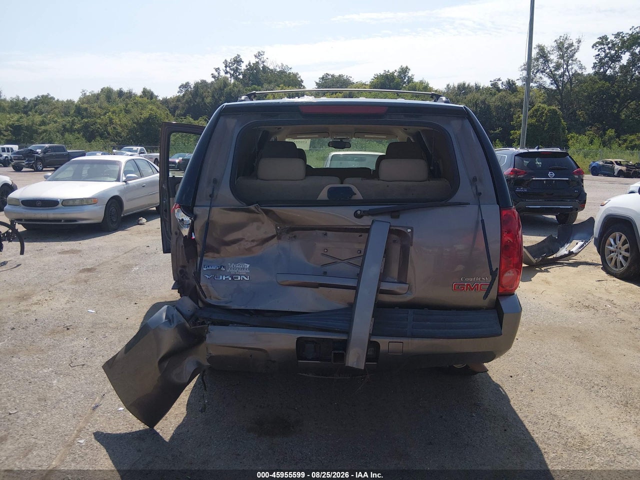 2012 GMC YUKON SLE · 6/11