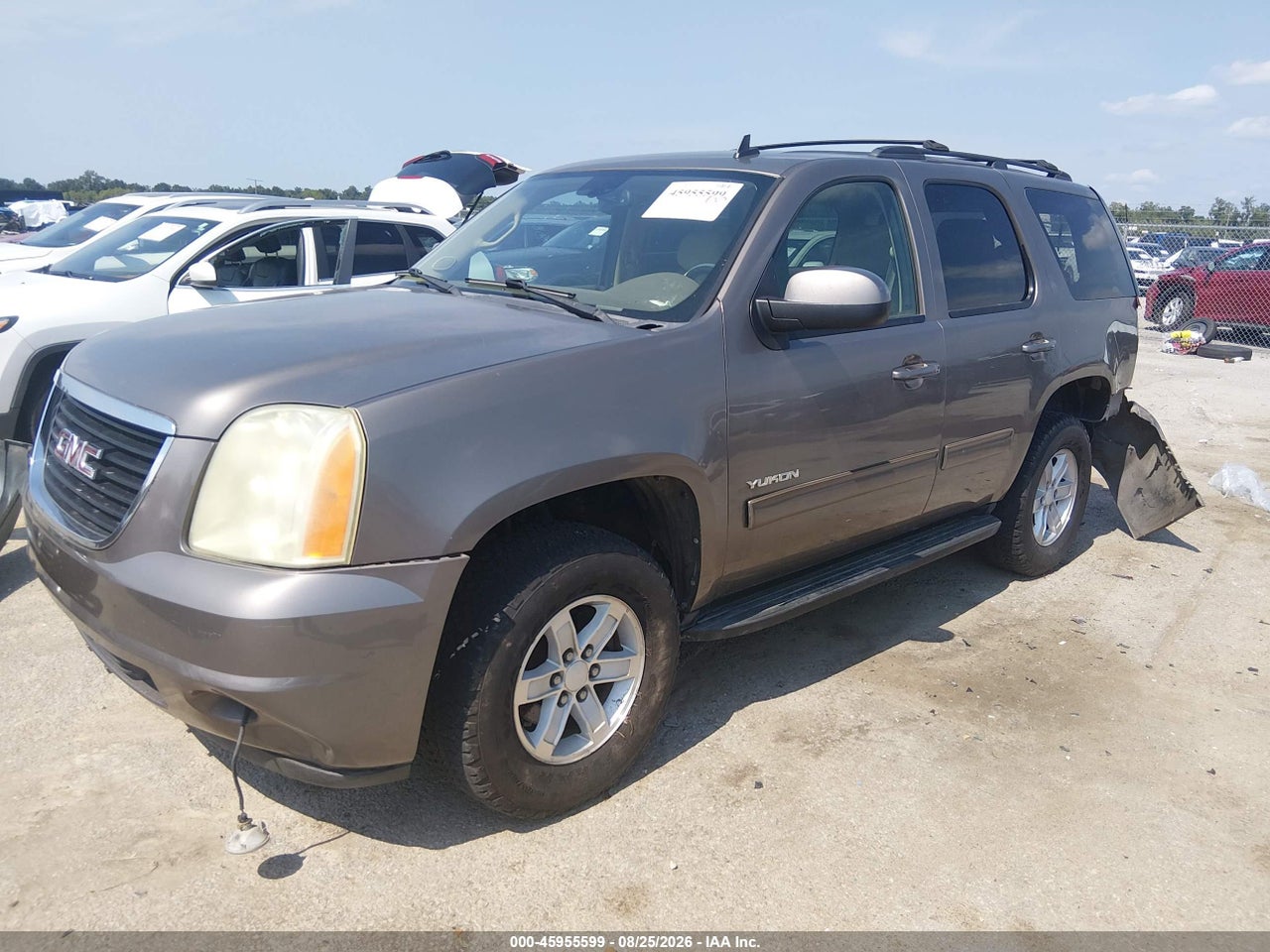 2012 GMC YUKON SLE · 2/11