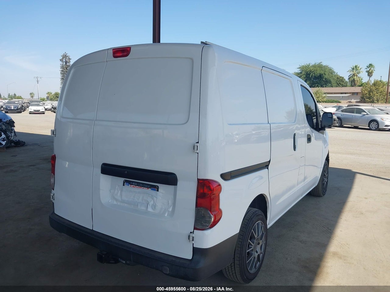 2015 NISSAN NV200 2.5S/2.5SV · 4/11
