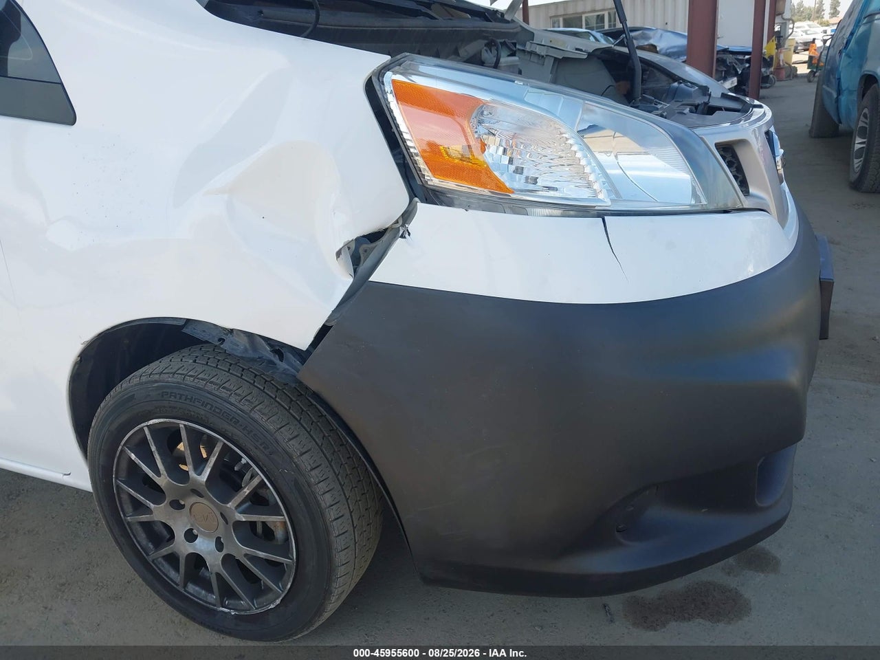 2015 NISSAN NV200 2.5S/2.5SV · 6/11