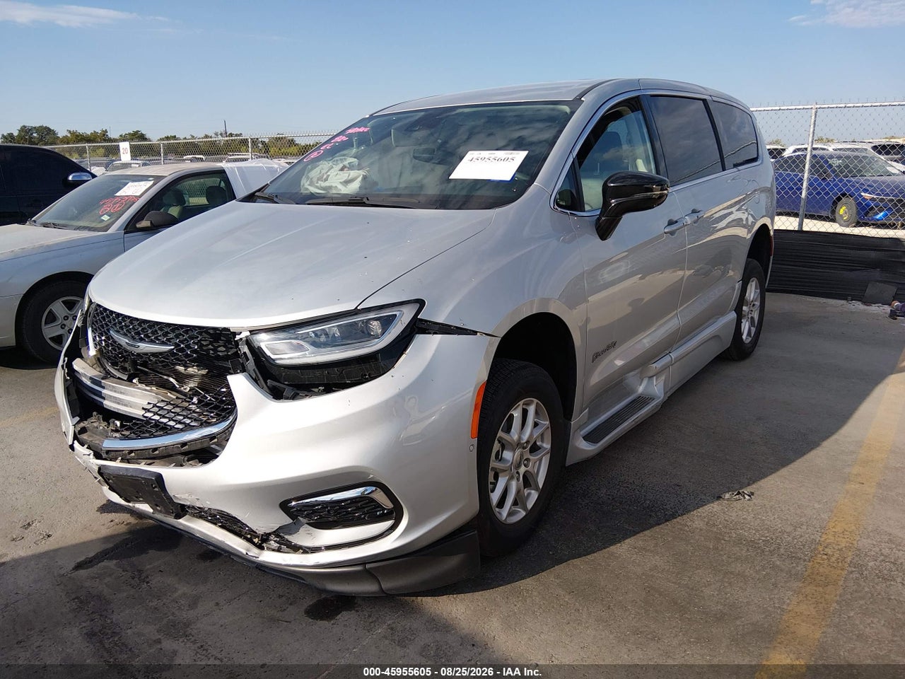 2024 CHRYSLER PACIFICA TOURING L · 2/11