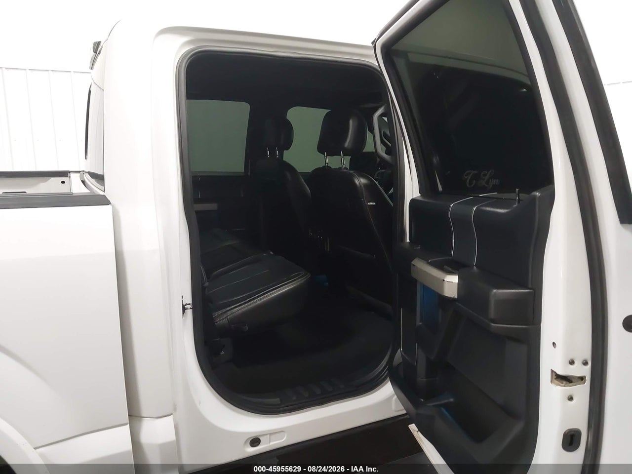 1FTEW1E55KF****** · 2019 FORD F150 SUPERCREW · 8/11