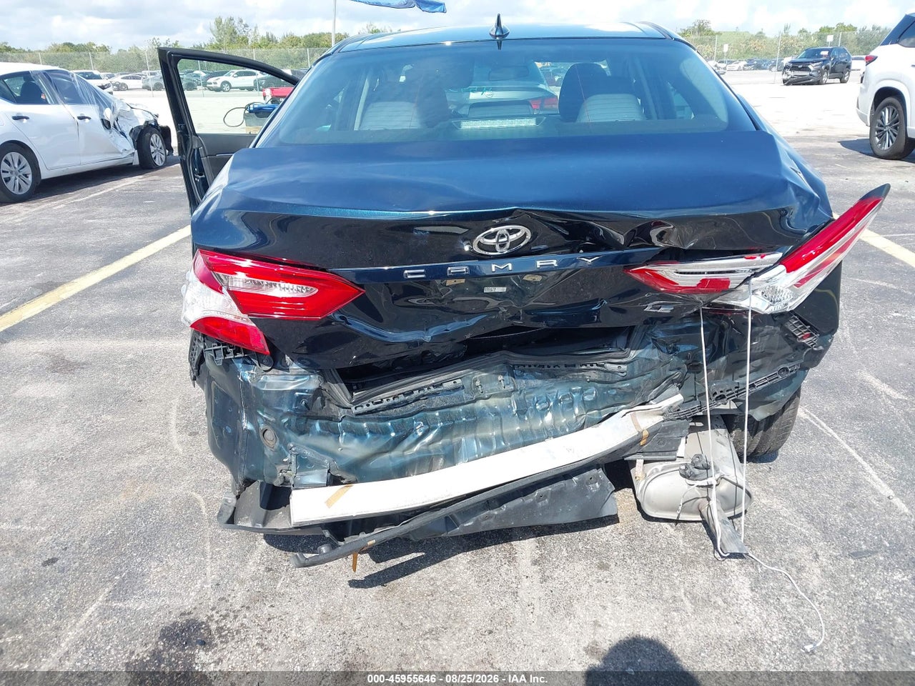 2020 TOYOTA CAMRY LE · 6/10