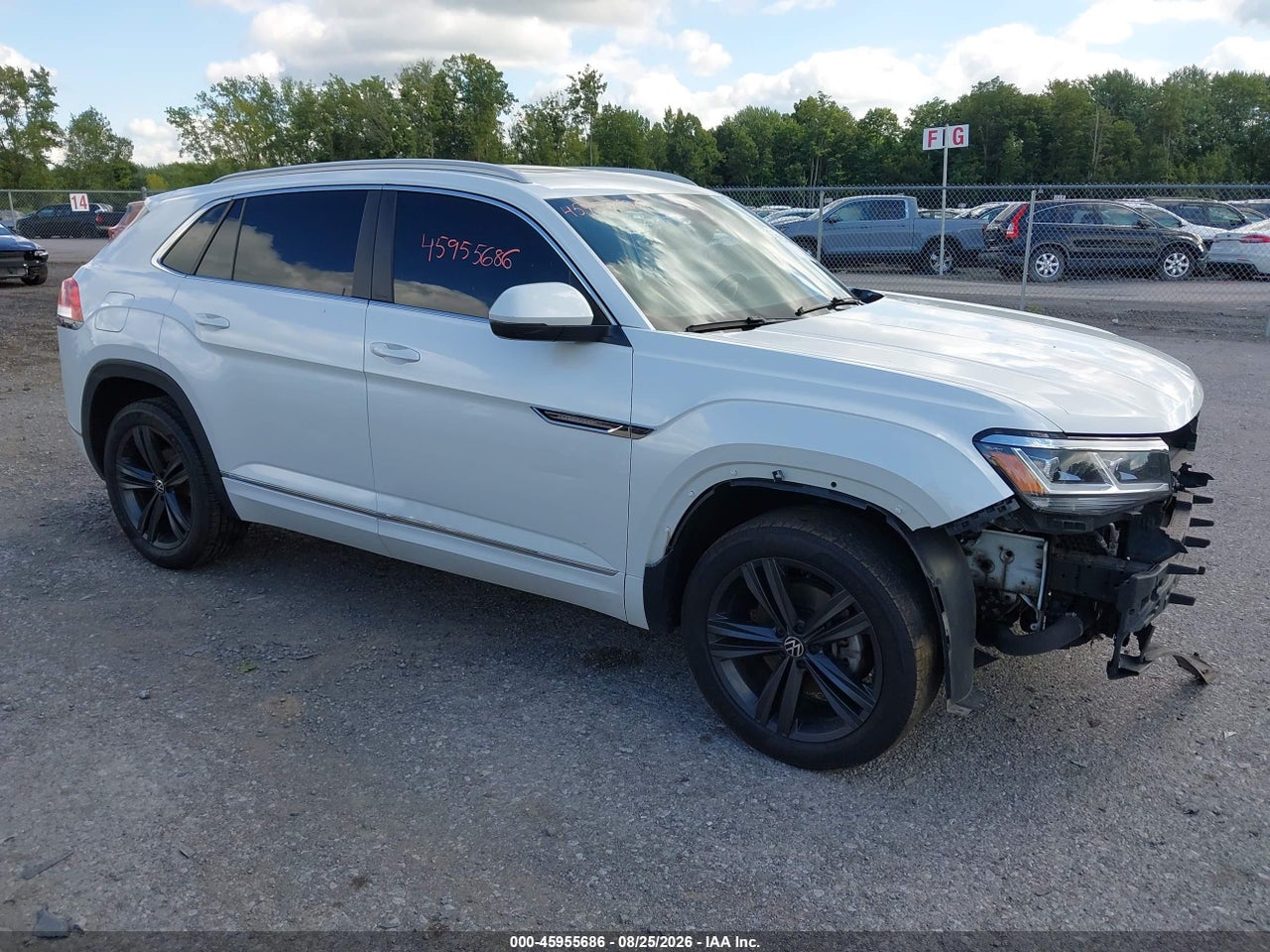 1V2SC2CA3NC****** · 2022 VOLKSWAGEN ATLAS CROSS SPORT 2.0T SEL R-LINE