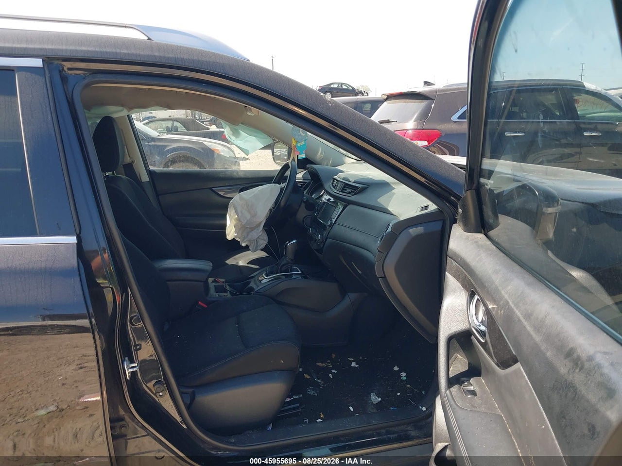 2019 NISSAN ROGUE SV · 5/11