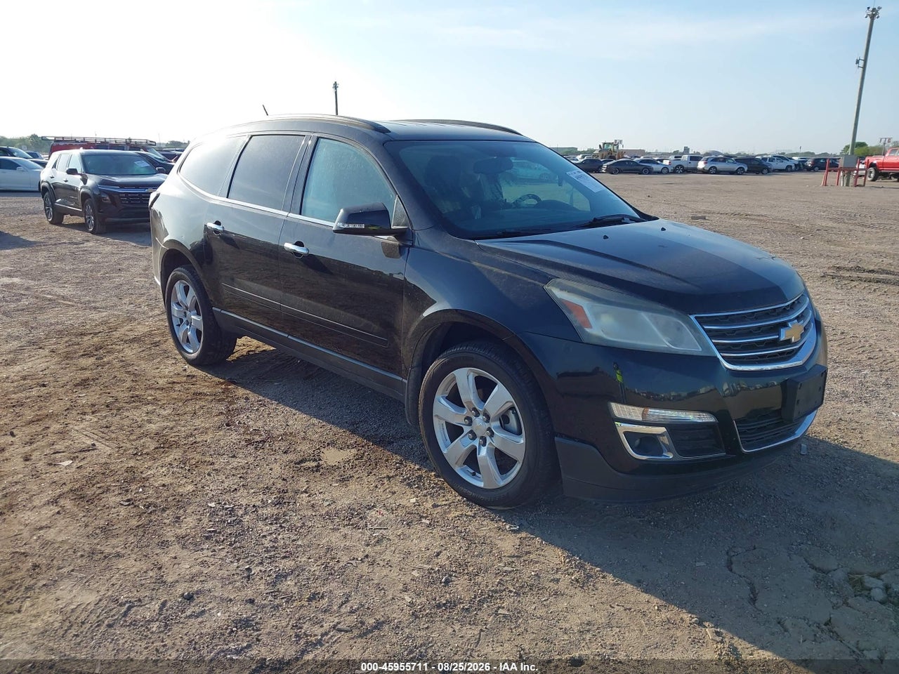 1GNKRGKD2HJ****** · 2017 CHEVROLET TRAVERSE LT