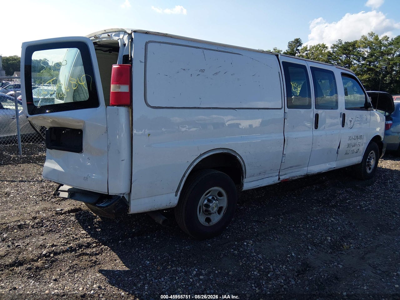 2013 CHEVROLET EXPRESS 3500 WORK VAN · 4/10
