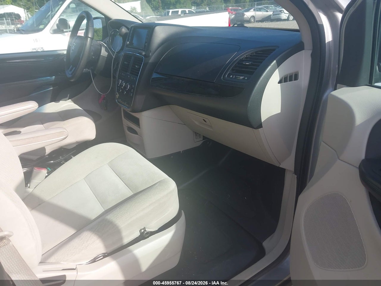 2017 DODGE GRAND CARAVAN SE · 5/11