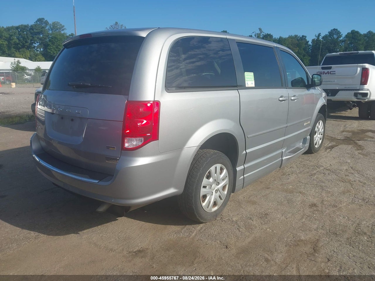 2017 DODGE GRAND CARAVAN SE · 4/11