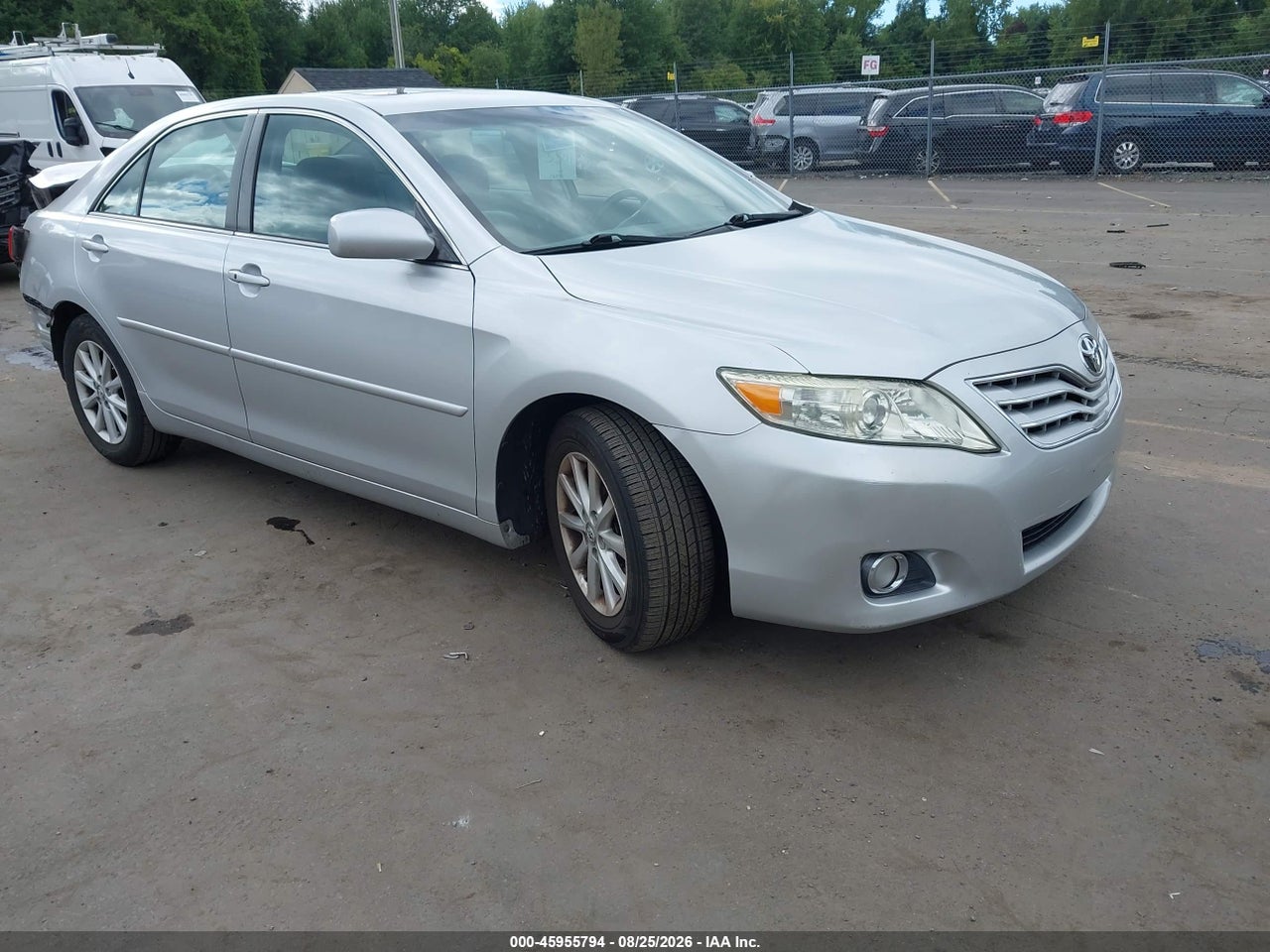 4T4BF3EK5BR****** · 2011 TOYOTA CAMRY XLE