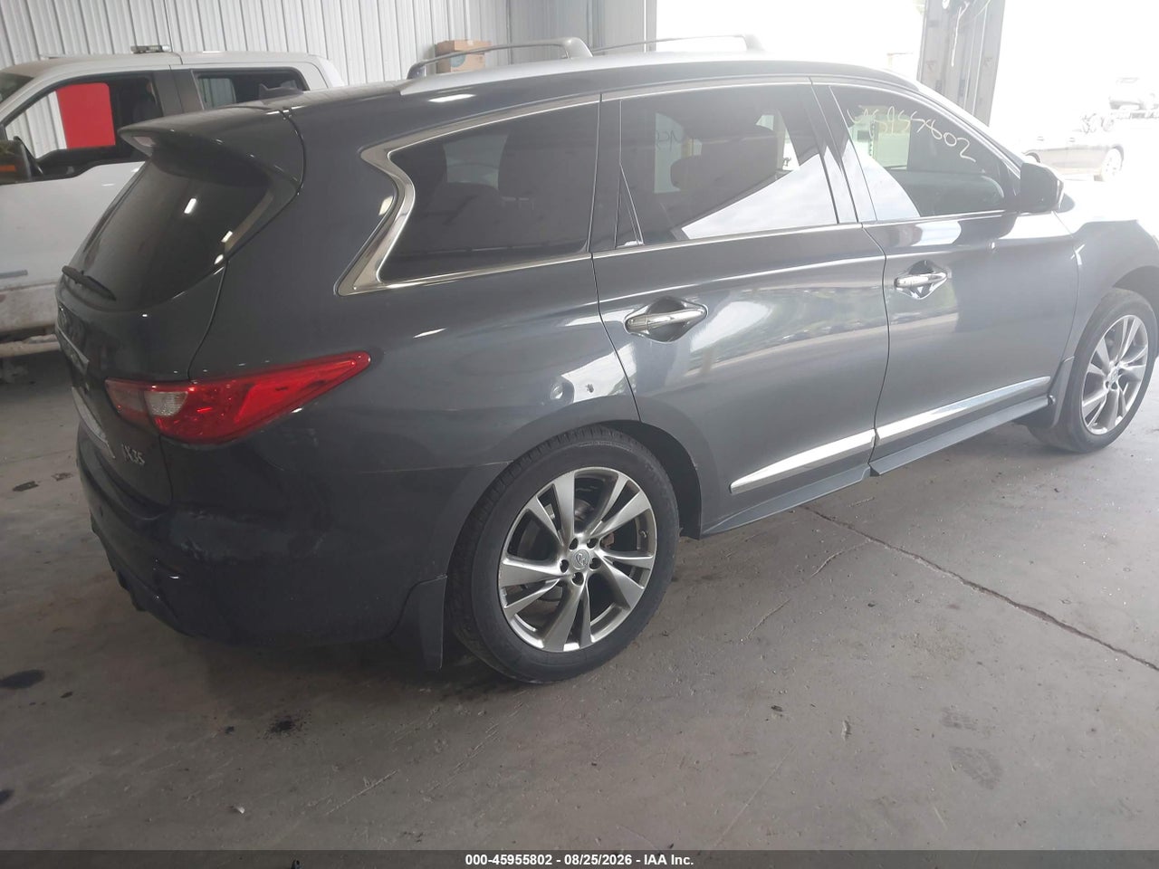 2013 INFINITI JX35 · 4/11