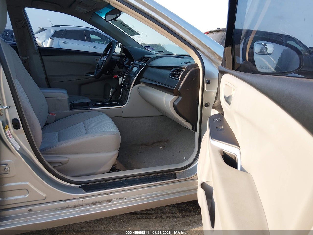 2015 TOYOTA CAMRY LE · 5/11