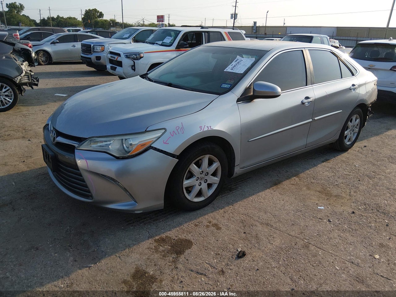 2015 TOYOTA CAMRY LE · 2/11